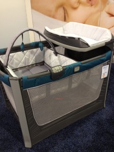 Graco-new-Pack--Play-comes-removable-Moses-basket-like