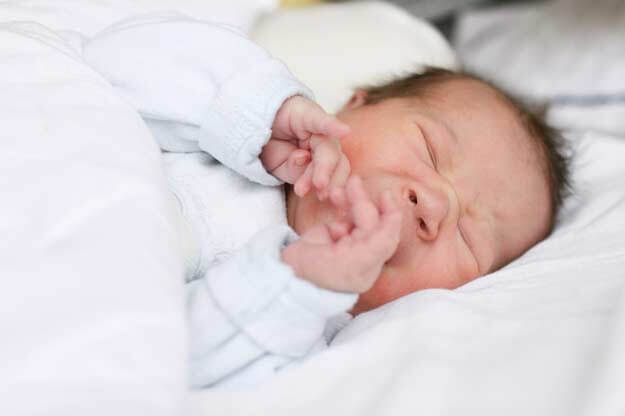 Bebeklerde Kabızlık: Belirtiler, Nedenler ve Tedavi