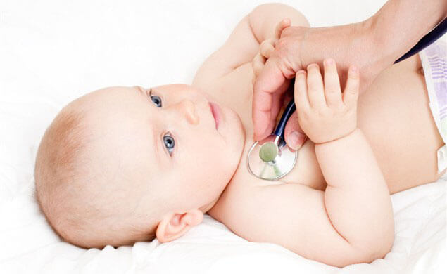 Bebeklerde Göbek Fıtığı: Belirtiler ve Tedavi