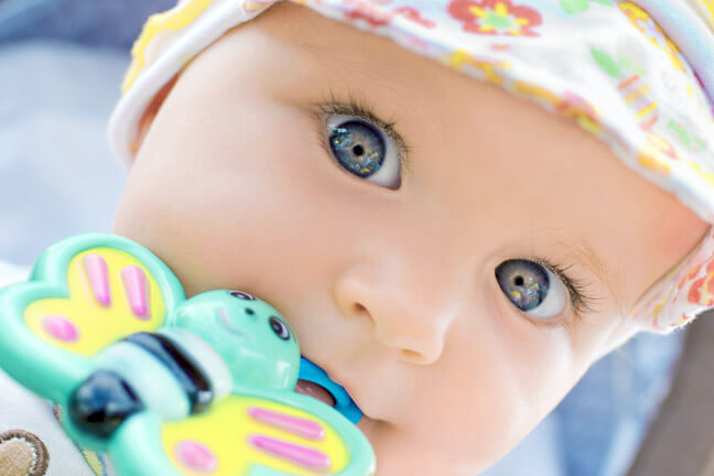 Bebekler için Dönüm Noktaları: 9 Dönüm Noktası, Gelişim Geriliği Belirtileri ve Sizi Bu Süreçte Bekleyenler