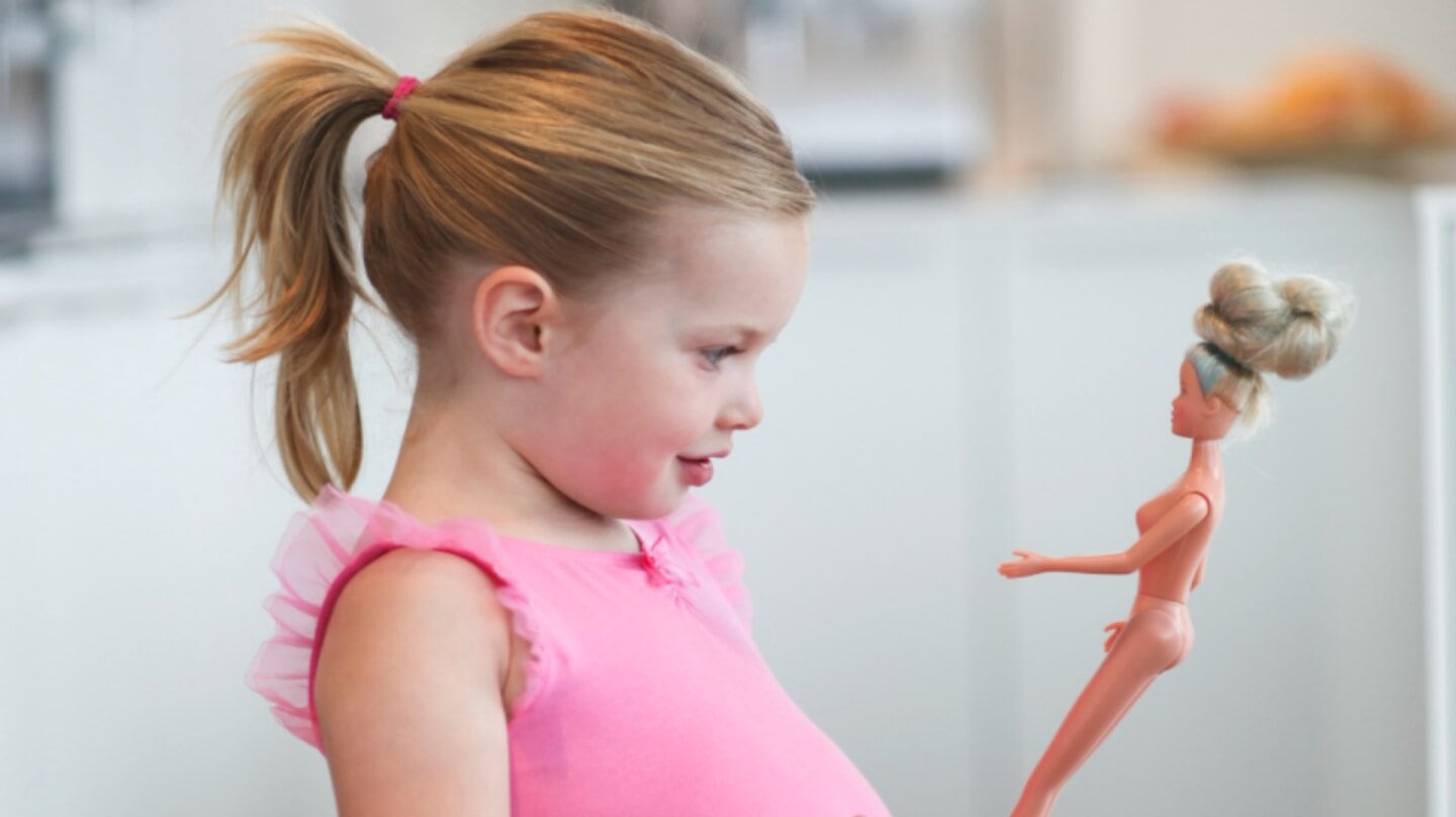Kız Çocuklarında Barbie Bebek Sendromu